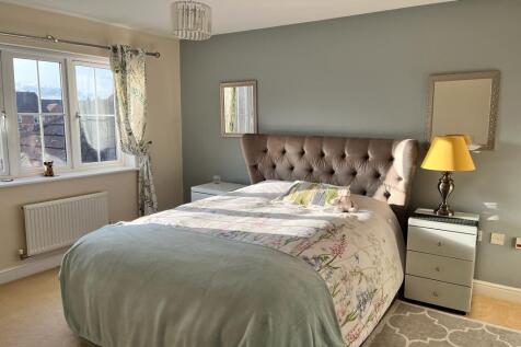 Bedroom 1.JPG