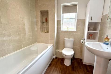 26 Welton Bathr.jpg