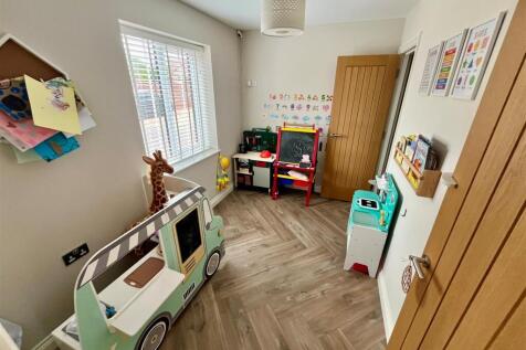 lloyd play room.jpg