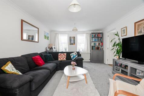 1 Trent Walk - 3.jpg
