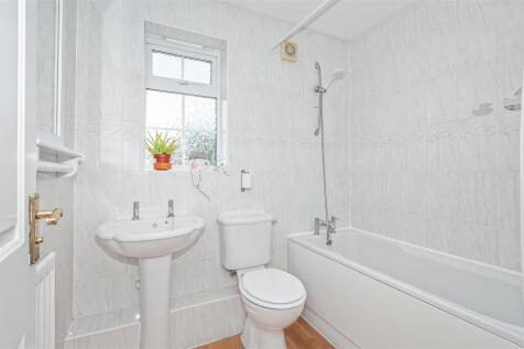 1 Trent Walk - 9.jpg