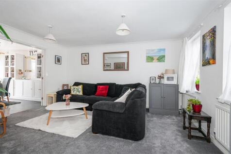 1 Trent Walk - 15.jpg