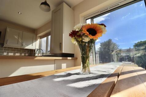 DINING/KITCHEN