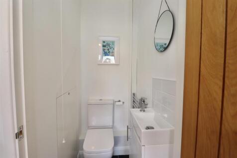 DOWNSTAIRS CLOAKROOM