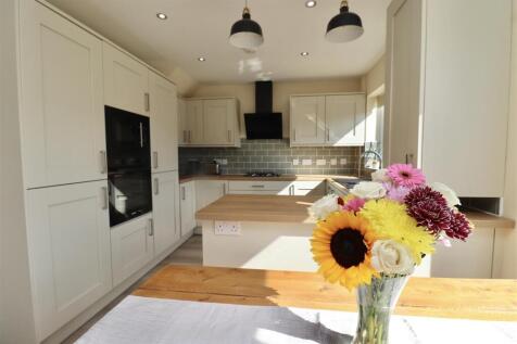 DINING/KITCHEN