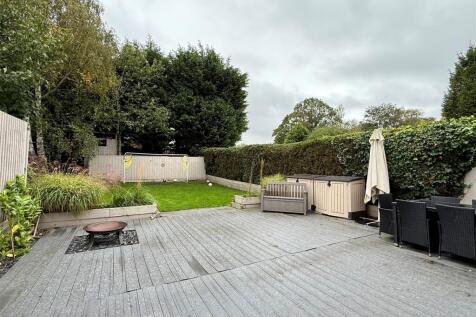 72 Elloughton Rear Gdn.jpg