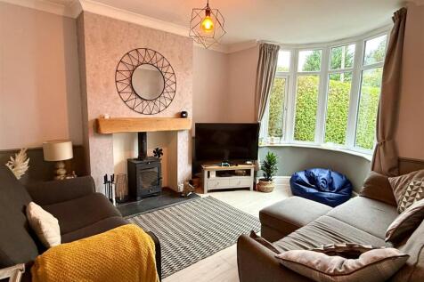 72 Elloughton Lounge.jpg