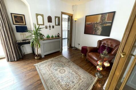Dining Room 3.JPG