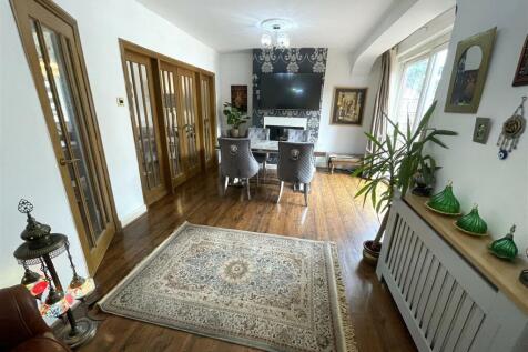 Dining Room 4.JPG