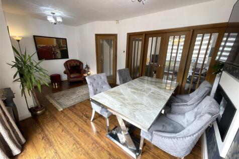 Dining Room 1.JPG