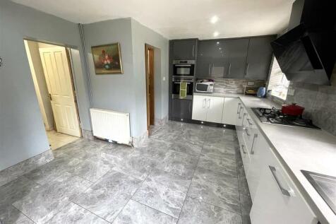 Kitchen 4.JPG