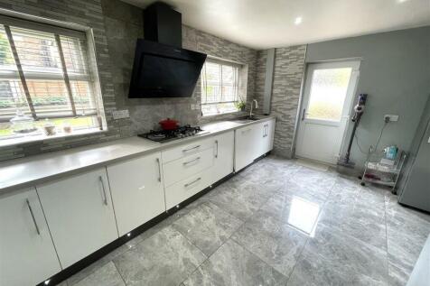 Kitchen 3.JPG