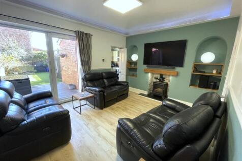 Rear Lounge