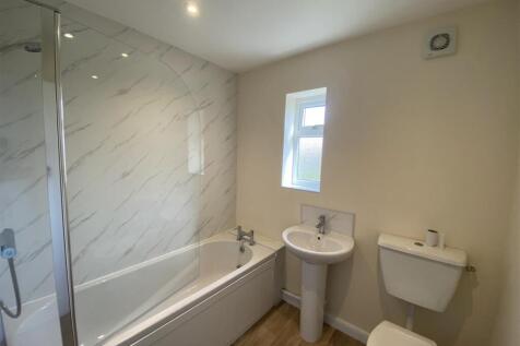 Bathroom (1).jpg