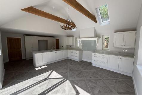 Kitchen3.JPG