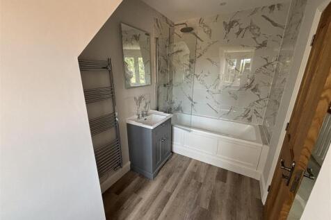 familybathroom1.JPG
