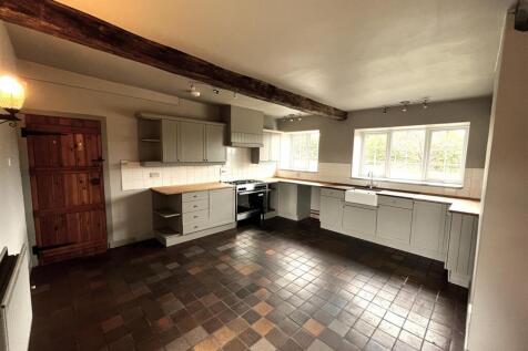 Kitchen 1.JPG