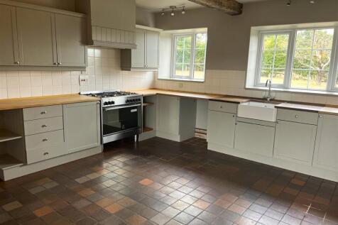 Kitchen 2.JPG