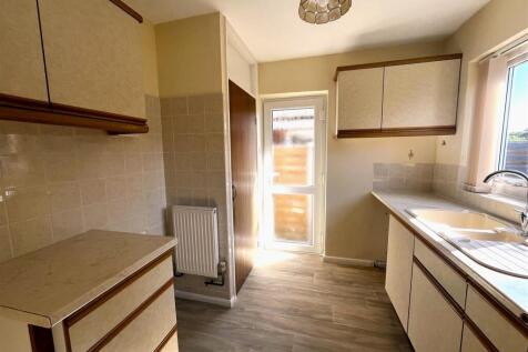 Kitchen 2.JPG