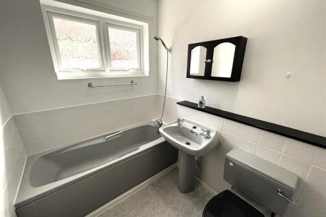 Bathroom.JPG