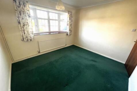 bedroom 2.JPG