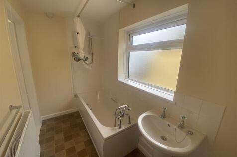 IMG_9031 - Bathroom 2.JPG