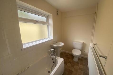 IMG_9030 - Bathroom.JPG