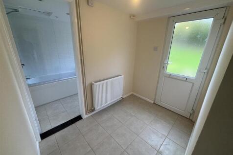 Rear Entrance Hall 2.JPG