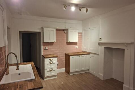 Kitchen Photo (2).jpg