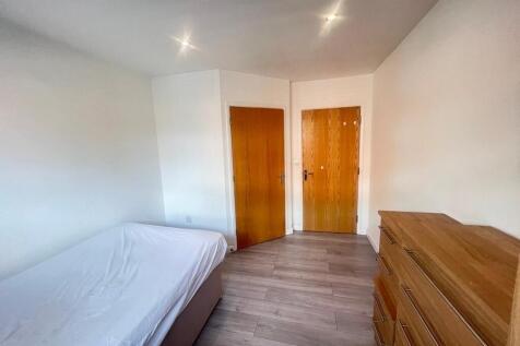 506e8ca8-4de3-430...