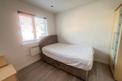 8339e872-bb2e-42e...