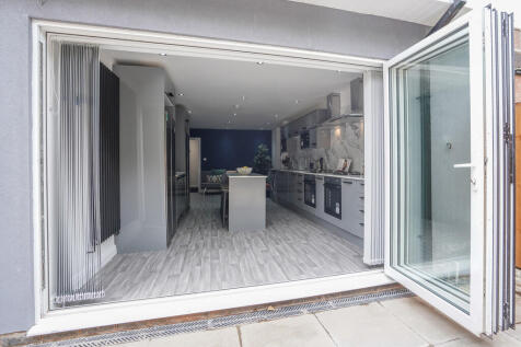 Externals (1)