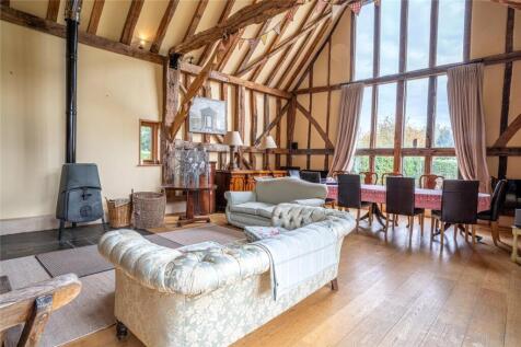 Vaulted Family Room