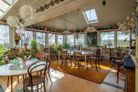 Garden/Family/Dining