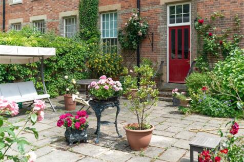 Rear Courtyard