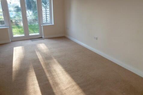 Lounge Property to L