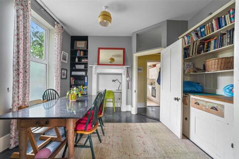 Dining Through-Room