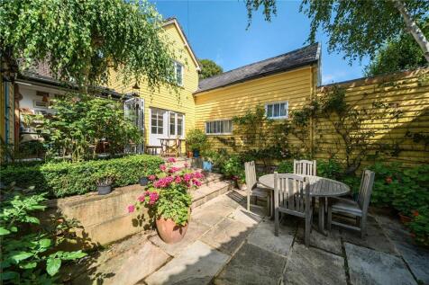 Enclosed Courtyard G