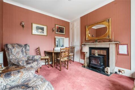 Sitting/Dining Room