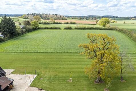 Land &amp; View To Rear