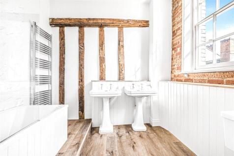 En-Suite Bathroom