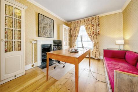 Bedroom 2/Study