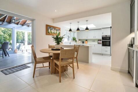 Kit/Breakfast Room