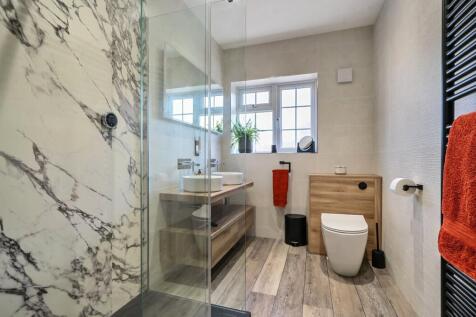 Family Shower Rm
