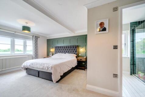 Main Bedroom &amp; Showe