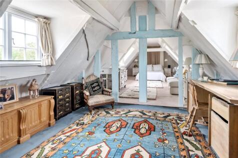 Bedroom/Dressing Rm