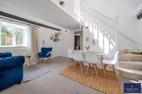 Sitting/Dining Room
