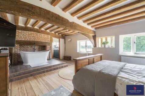 Principle Bedroom 1
