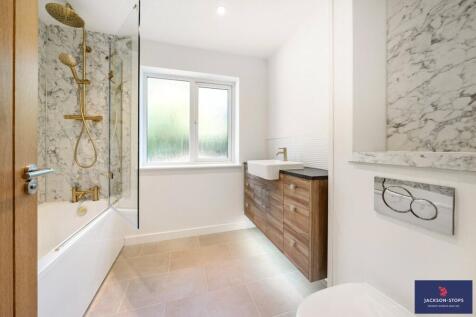 Family Bathroom B