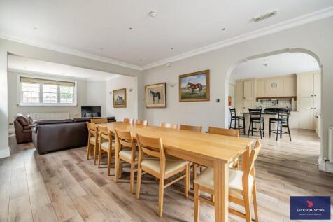Dining/Sitting Room